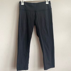 LULULEMON mid rise crop leggings